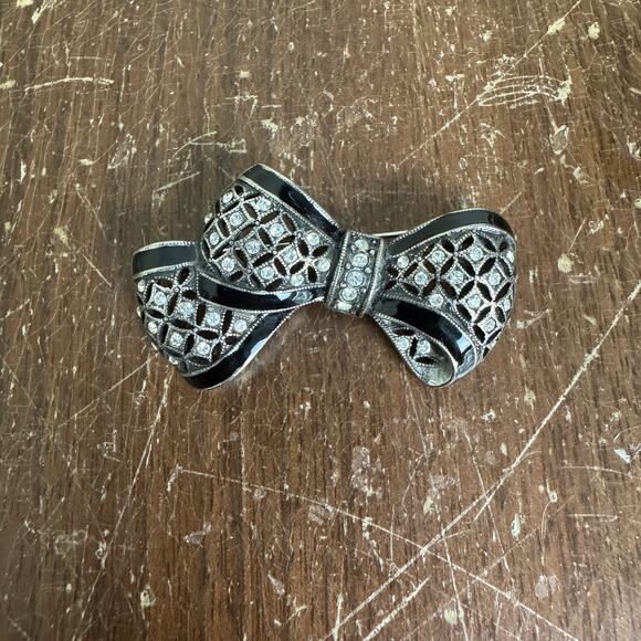 Anne Klein Silver Tone Black Enamel White Rhinestone‎ Ribbon Bow Brooch Pin - Picture 1 of 5